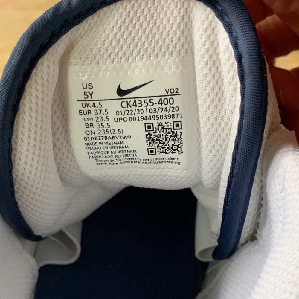 NIKE Air Barrage Low ‘USA’ Sneakers - Youth size 5 - Picture 10 of 13